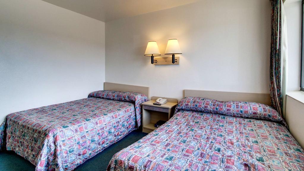 Motel 6 Des Moines South - Airport Экстерьер фото