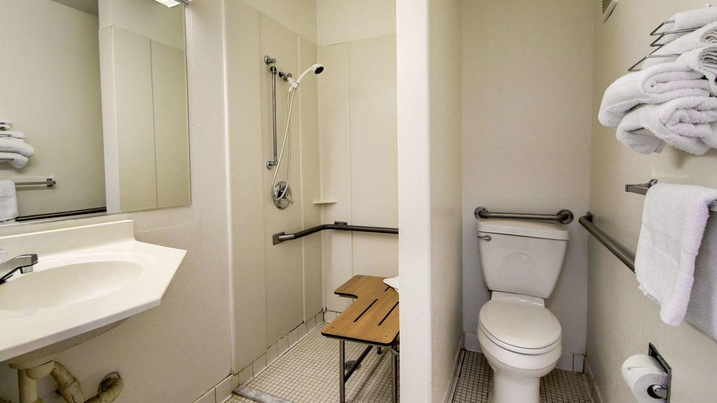 Motel 6 Des Moines South - Airport Экстерьер фото