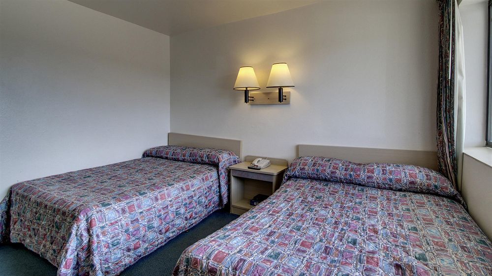 Motel 6 Des Moines South - Airport Экстерьер фото
