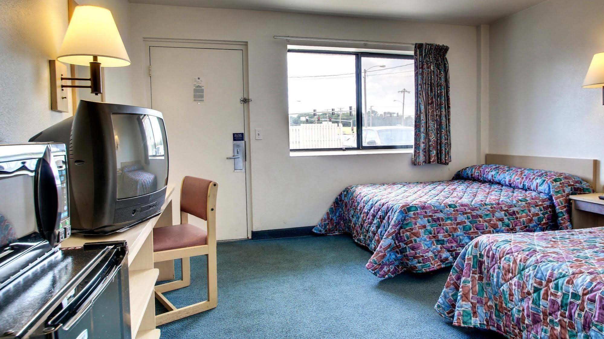 Motel 6 Des Moines South - Airport Экстерьер фото