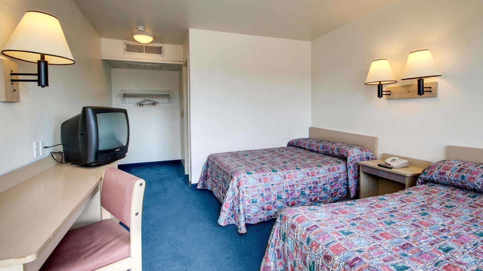Motel 6 Des Moines South - Airport Экстерьер фото