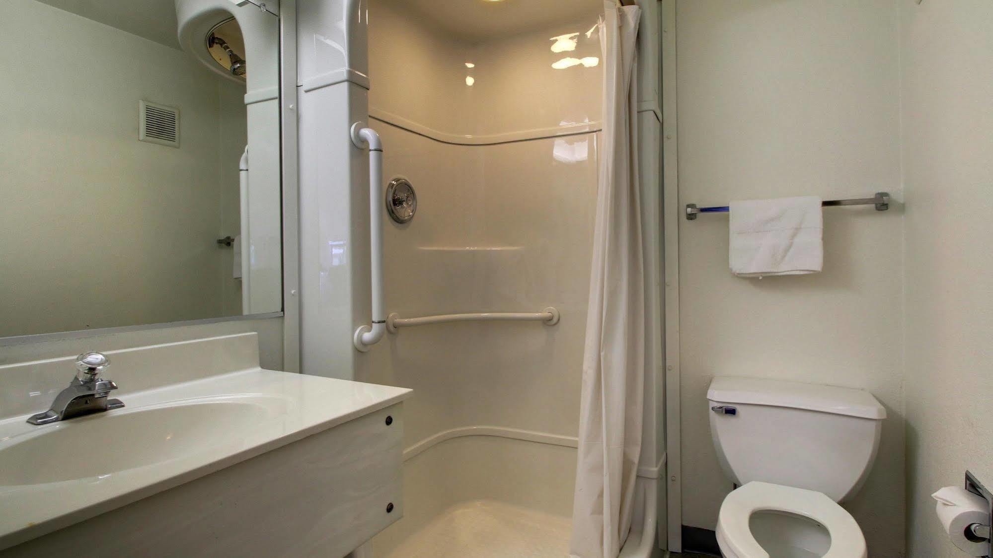 Motel 6 Des Moines South - Airport Экстерьер фото