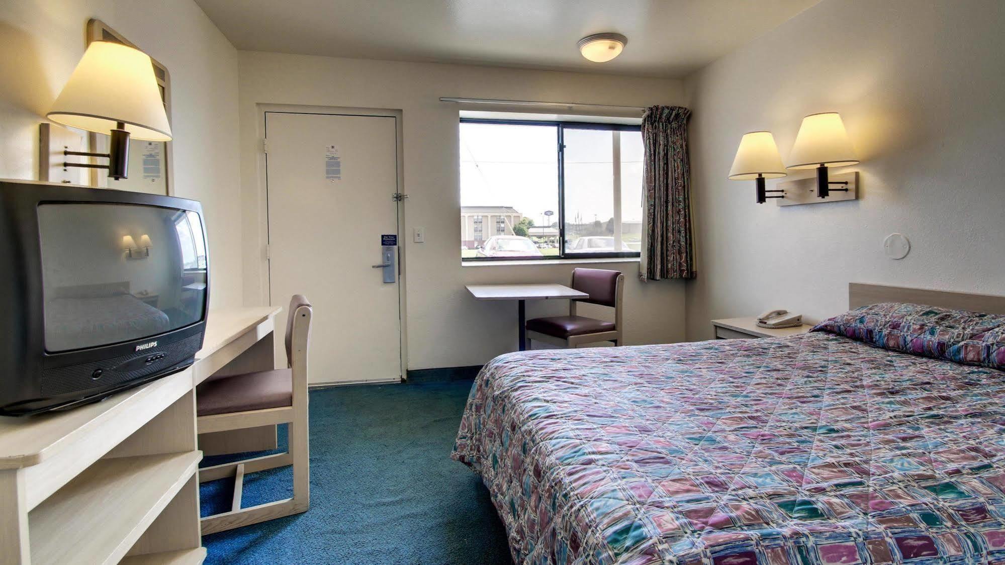 Motel 6 Des Moines South - Airport Экстерьер фото