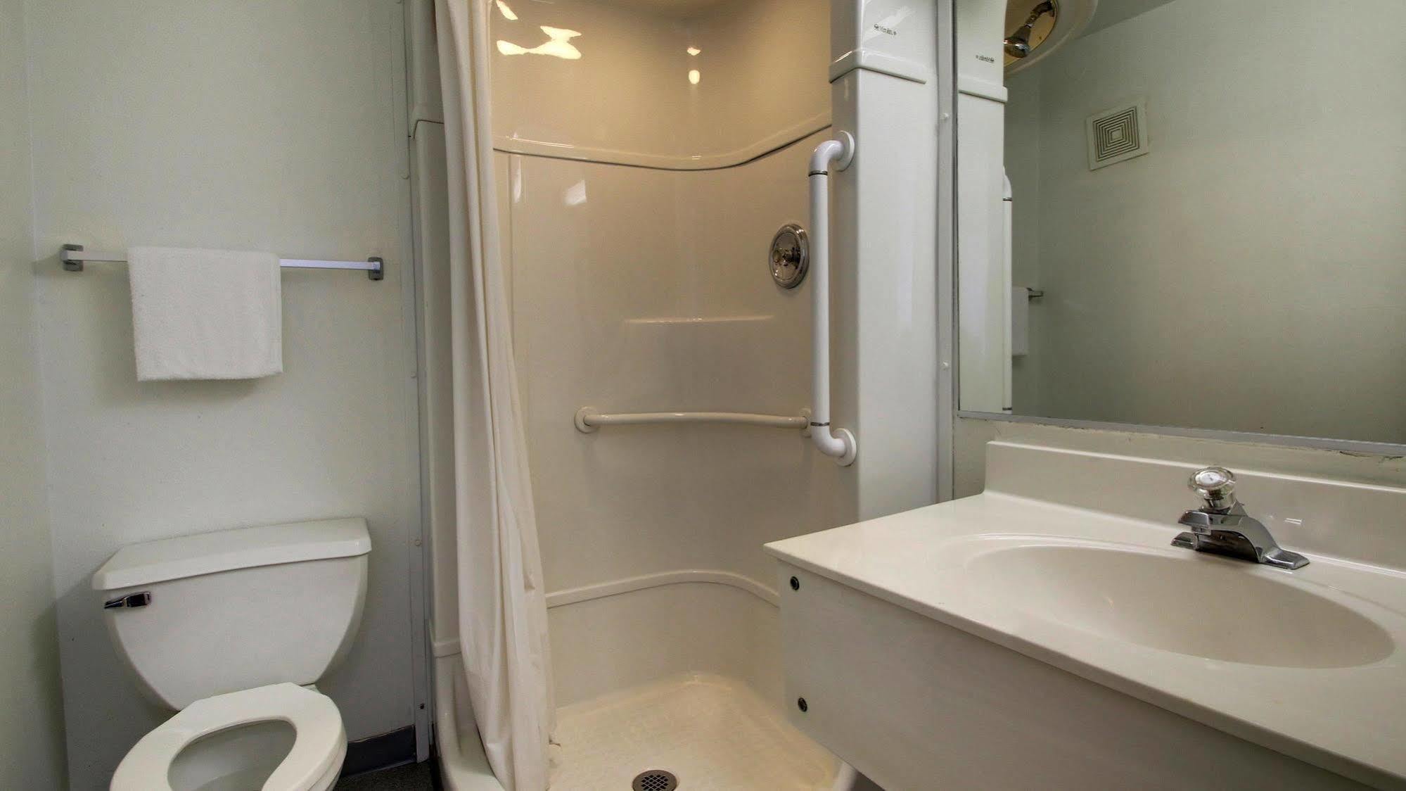 Motel 6 Des Moines South - Airport Экстерьер фото